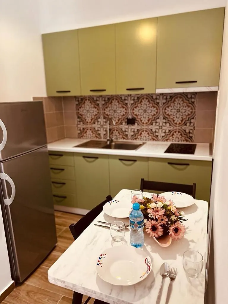 Apartament Indriti Dıraç 0*,  Arnavutluk